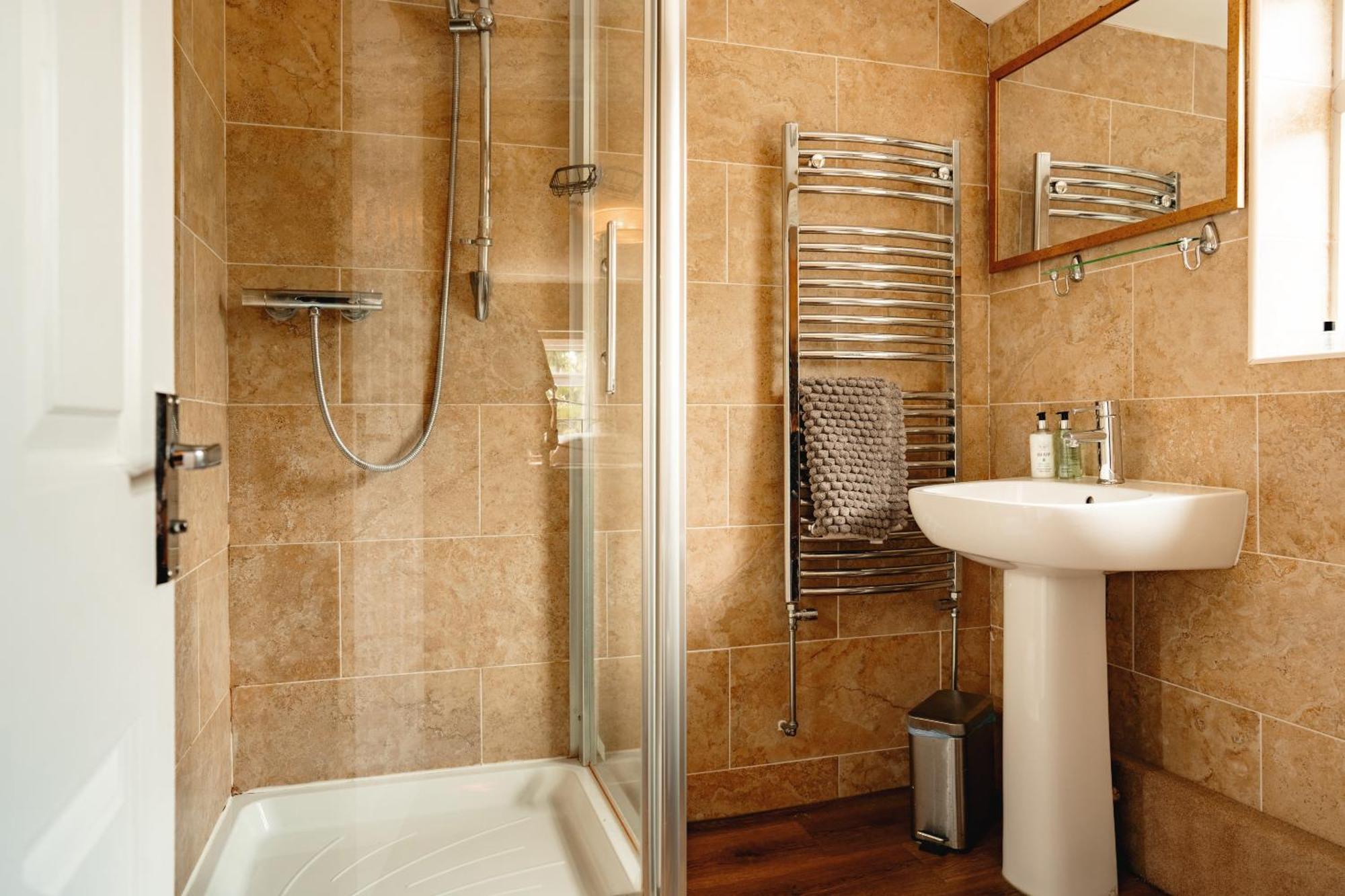 فندق Wheatacre White Lion Burgh Saint Peter الغرفة الصورة